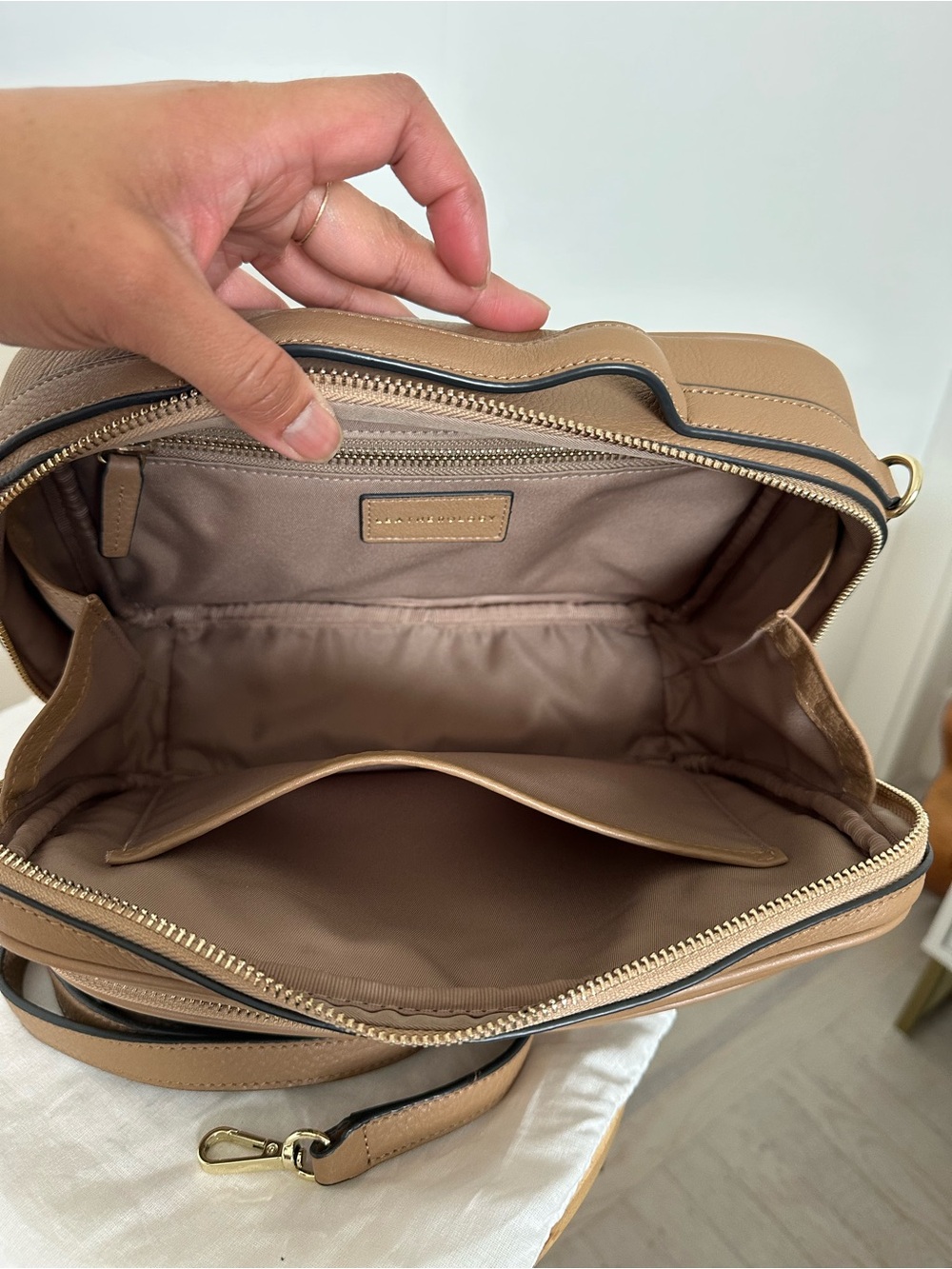 Leatherology Meadow Large Satchel Bag in Camel with additional strap included! - Picture 11 of 16